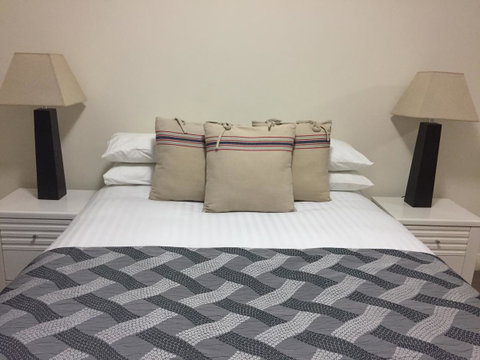Parklane Apartments - Winery Find 9