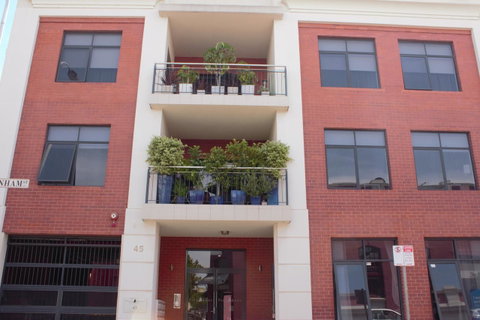 Parklane Apartments - Winery Find 25
