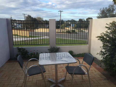 Country Comfort Amity Motel - Winery Find 2