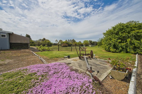 Rayanne Homestead - Winery Find 16