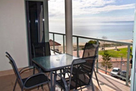 Boardwalk By The Beach - Winery Find 5