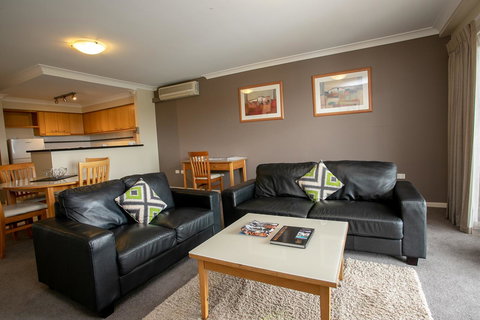 Perth Short Stays - Winery Find 12