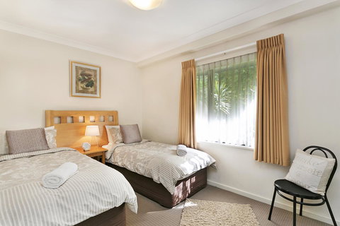 Perth Short Stays - Winery Find 28