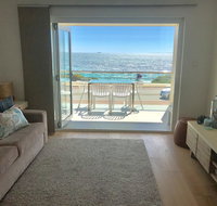 Cottesloe Beachfront Ocean View Apartment - Winery Find