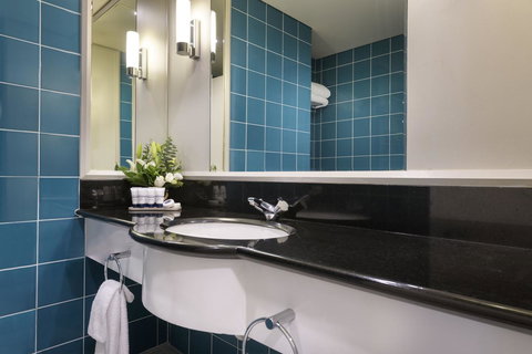 Pan Pacific Perth - Winery Find 11