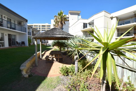 West Beach Lagoon 220 Stylish And Cozy - Winery Find 16