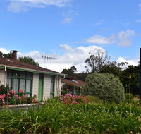 Valley Views Motel  Chalets - Winery Find