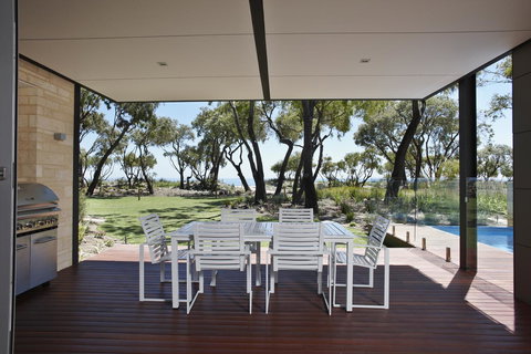 Aqua Resort Busselton - Winery Find 10