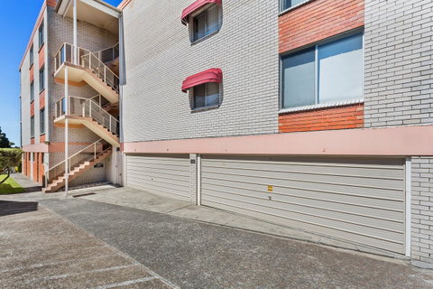Laman Lodge, Unit 2, 15 Laman Street - Winery Find 14