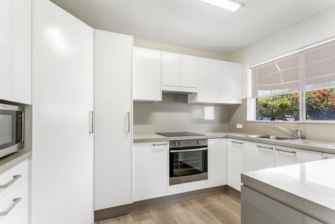 Laman Lodge, Unit 2, 15 Laman Street - Winery Find 7