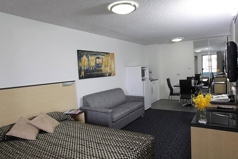 Comfort Inn & Suites Goodearth Perth - Winery Find 23