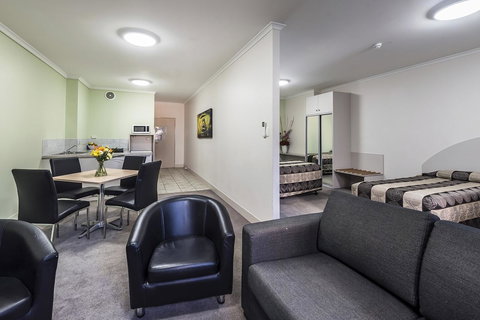 Comfort Inn & Suites Goodearth Perth - Winery Find 7