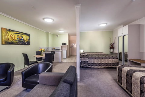 Comfort Inn & Suites Goodearth Perth - Winery Find 14