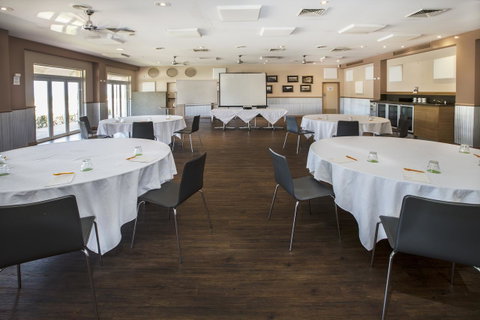 The Continental Hotel - Winery Find 19