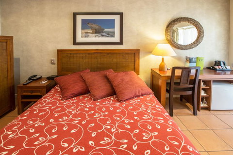 The Continental Hotel - Winery Find 34
