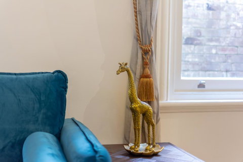Heritage Townhouse Near Harbour Bridge - Winery Find 38