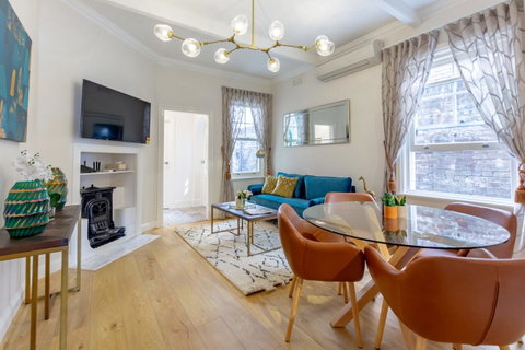 Heritage Townhouse Near Harbour Bridge - Winery Find 33