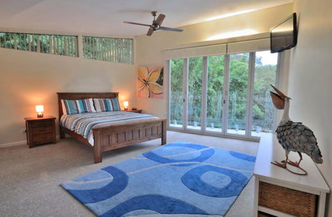 Crescent Head Spa Villa - Winery Find 2