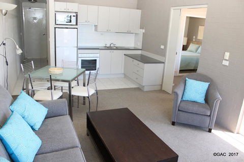 Mollymook Cove Apartments - Winery Find 22