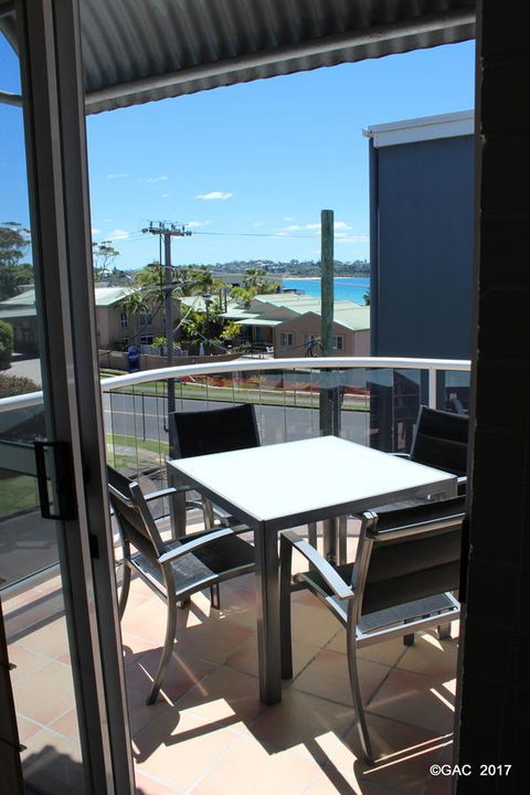 Mollymook Cove Apartments - Winery Find 18