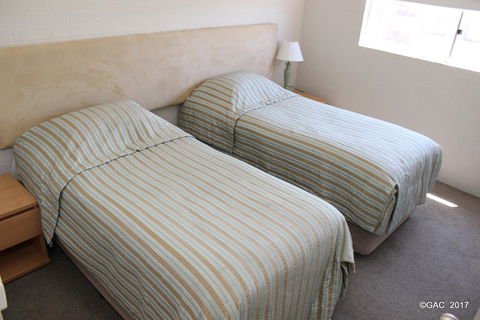 Mollymook Cove Apartments - Winery Find 17