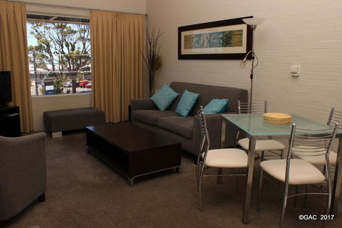 Mollymook Cove Apartments - Winery Find 3