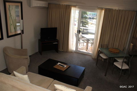 Mollymook Cove Apartments - Winery Find 10
