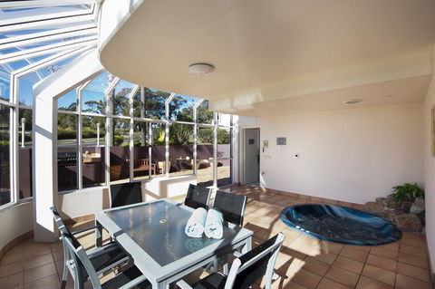 Mollymook Cove Apartments - Winery Find 35