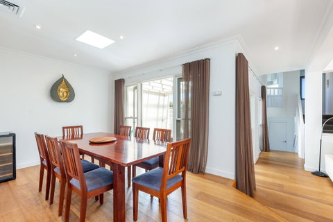 Kensington Self-Contained Modern House (89BROM) - Winery Find 6