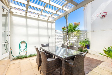 Kensington Self-Contained Modern House (89BROM) - Winery Find 9