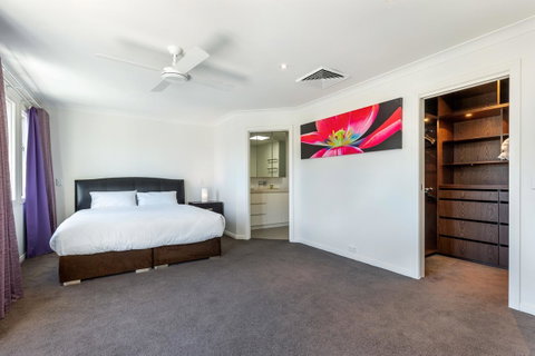 Kensington Self-Contained Modern House (89BROM) - Winery Find 14