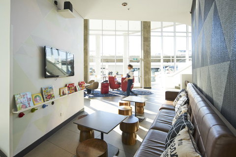 Rydges Sydney Airport Hotel - Winery Find 21