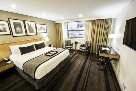 Rydges World Square - Winery Find 13