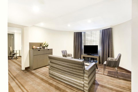 Rydges World Square - Winery Find 21