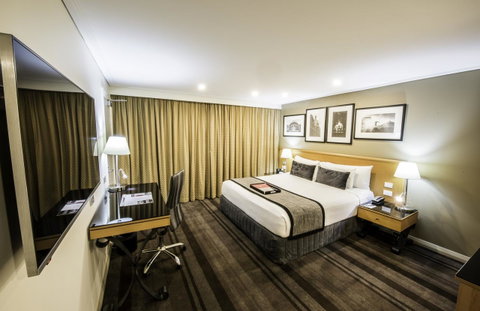 Rydges World Square - Winery Find 17