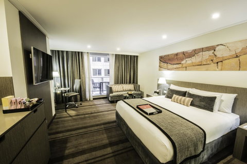 Rydges World Square - Winery Find 5