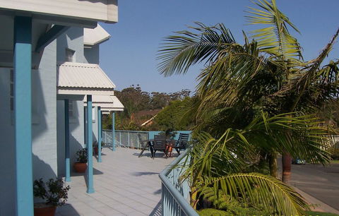 Breakers Apartments - Winery Find 14