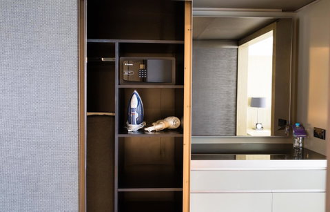 Hyatt Regency Sydney - Winery Find 8