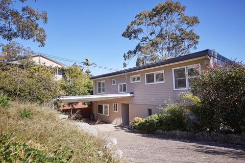 Bright And Spacious Family Home With Leafy Deck - Winery Find 32