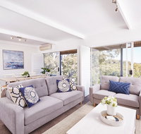 Bright and Spacious Family Home With Leafy Deck - Winery Find
