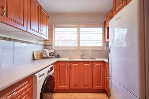 Bright And Spacious Family Home With Leafy Deck - Winery Find 18