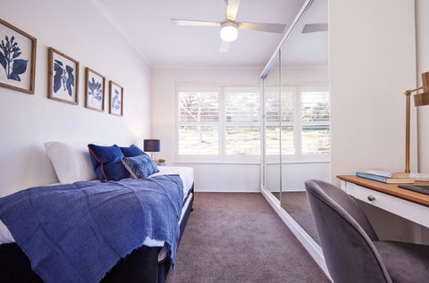 Bright And Spacious Family Home With Leafy Deck - Winery Find 28