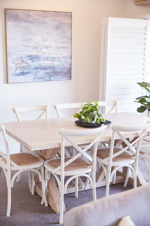 Bright And Spacious Family Home With Leafy Deck - Winery Find 21