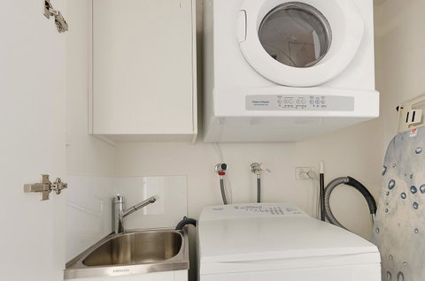Wyndel Apartments Neutral Bay - Military - Winery Find 11