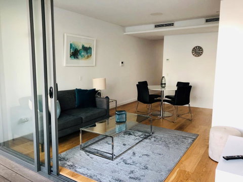 Wyndel Apartments Neutral Bay - Military - Winery Find 0