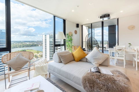 Japanese Style Waterfront Apt Wt Rooftop Pool - Winery Find 23