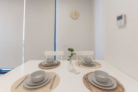 Japanese Style Waterfront Apt Wt Rooftop Pool - Winery Find 17