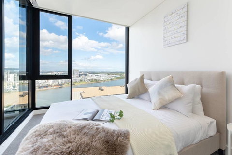 Japanese Style Waterfront Apt Wt Rooftop Pool - Winery Find 15
