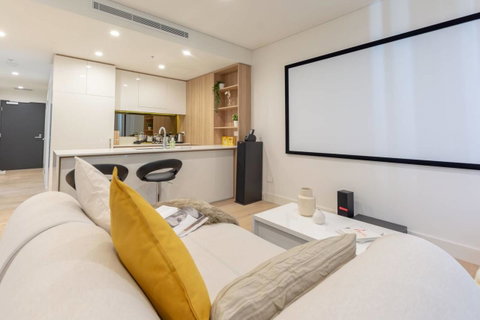 Japanese Style Waterfront Apt Wt Rooftop Pool - Winery Find 16