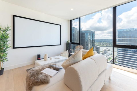 Japanese Style Waterfront Apt Wt Rooftop Pool - Winery Find 2